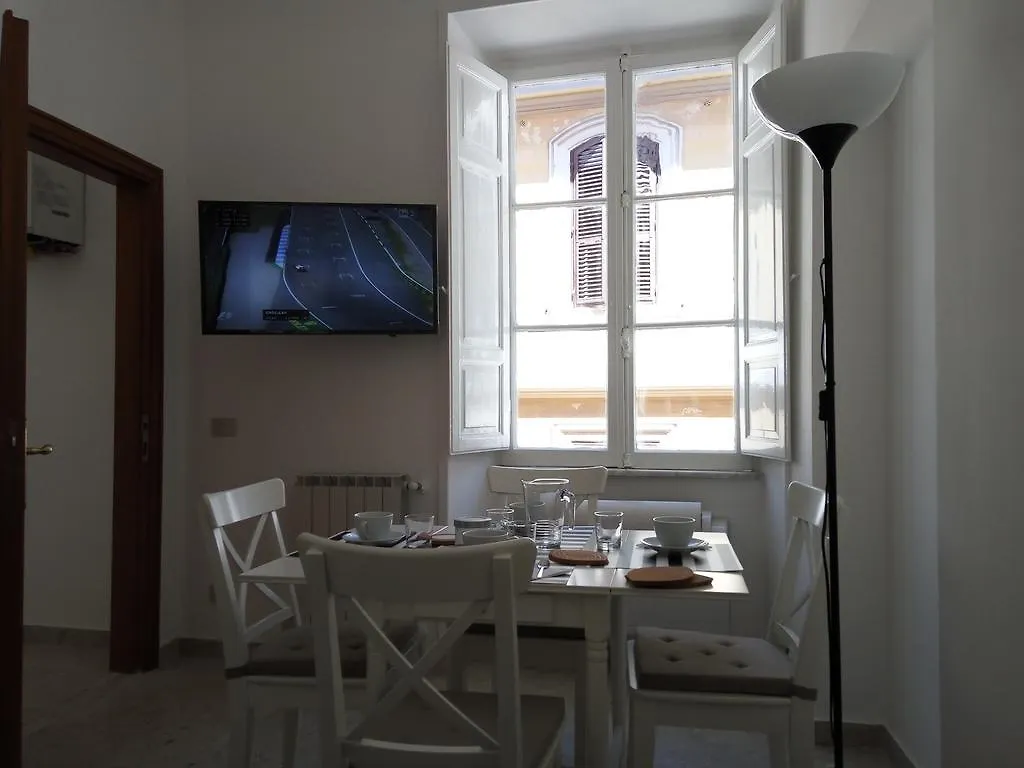 Roman Apartment In Via Cavour